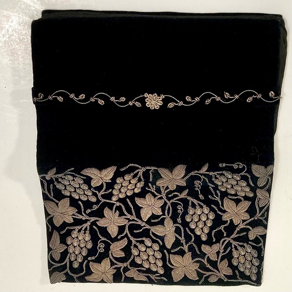 Jagat Narain silver thread embroidery grapes/vines Zardozi Zari clutch - Picture 4 of 12